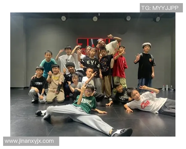 深圳街舞队荣登全国街舞速度排行榜第三名引发热议 深圳街舞队荣登全国街舞速度排行榜第三名引发热议